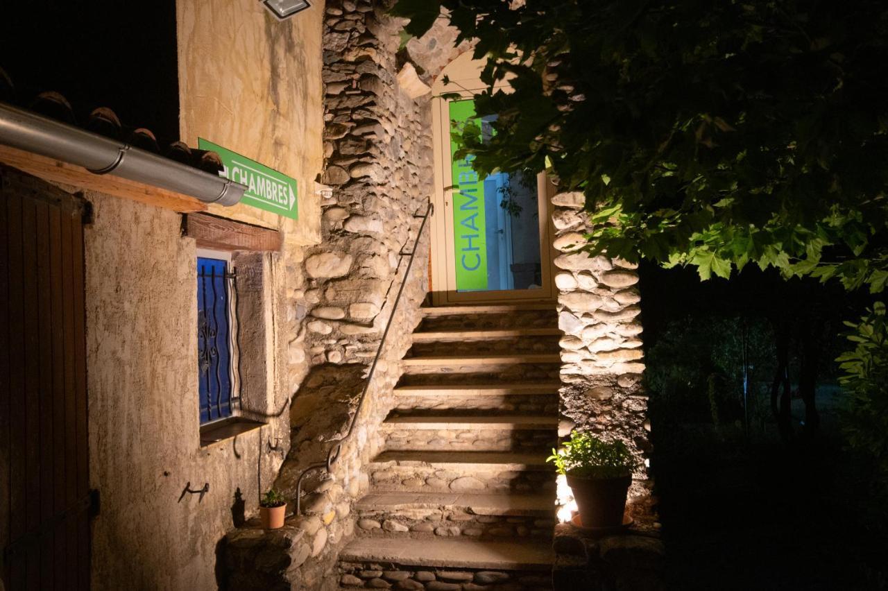 シャトー・アルヌー・サン・トーバン L'Oustaou Bed & Breakfast エクステリア 写真